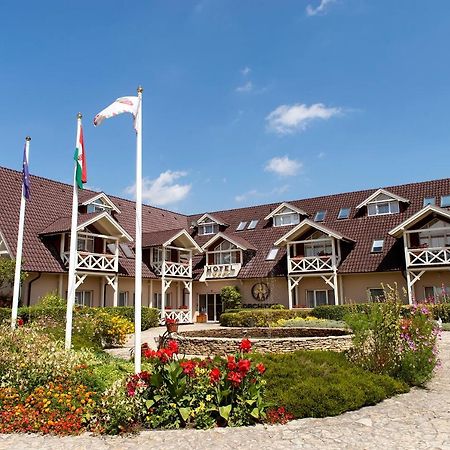 Orchidea Hotel Lipót Eksteriør billede