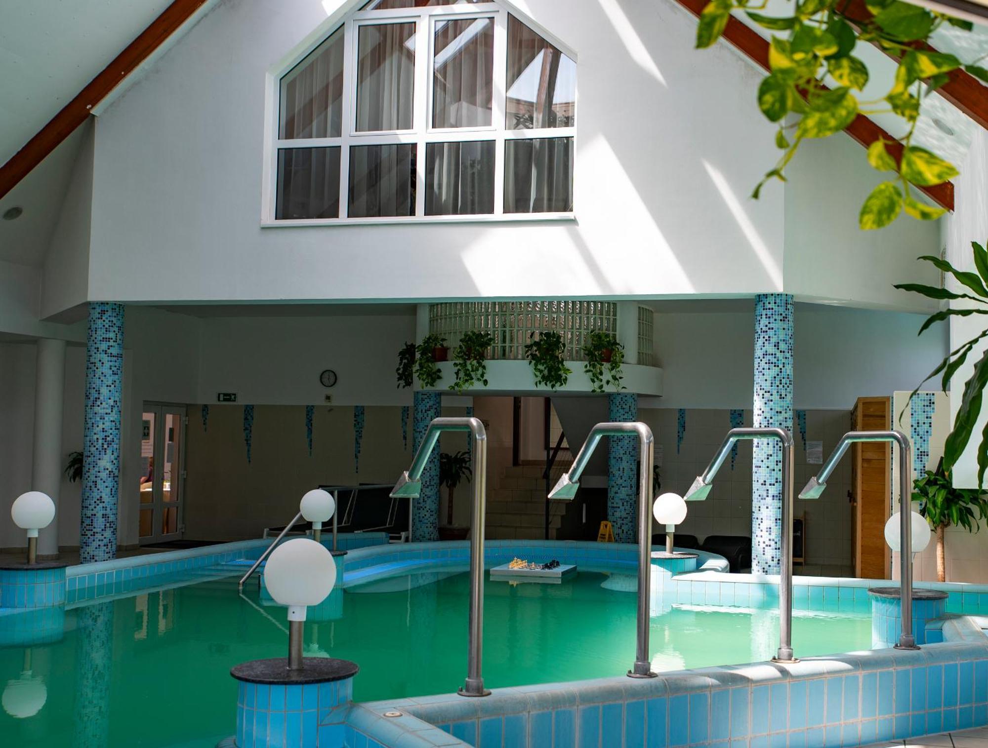 Orchidea Hotel Lipót Eksteriør billede