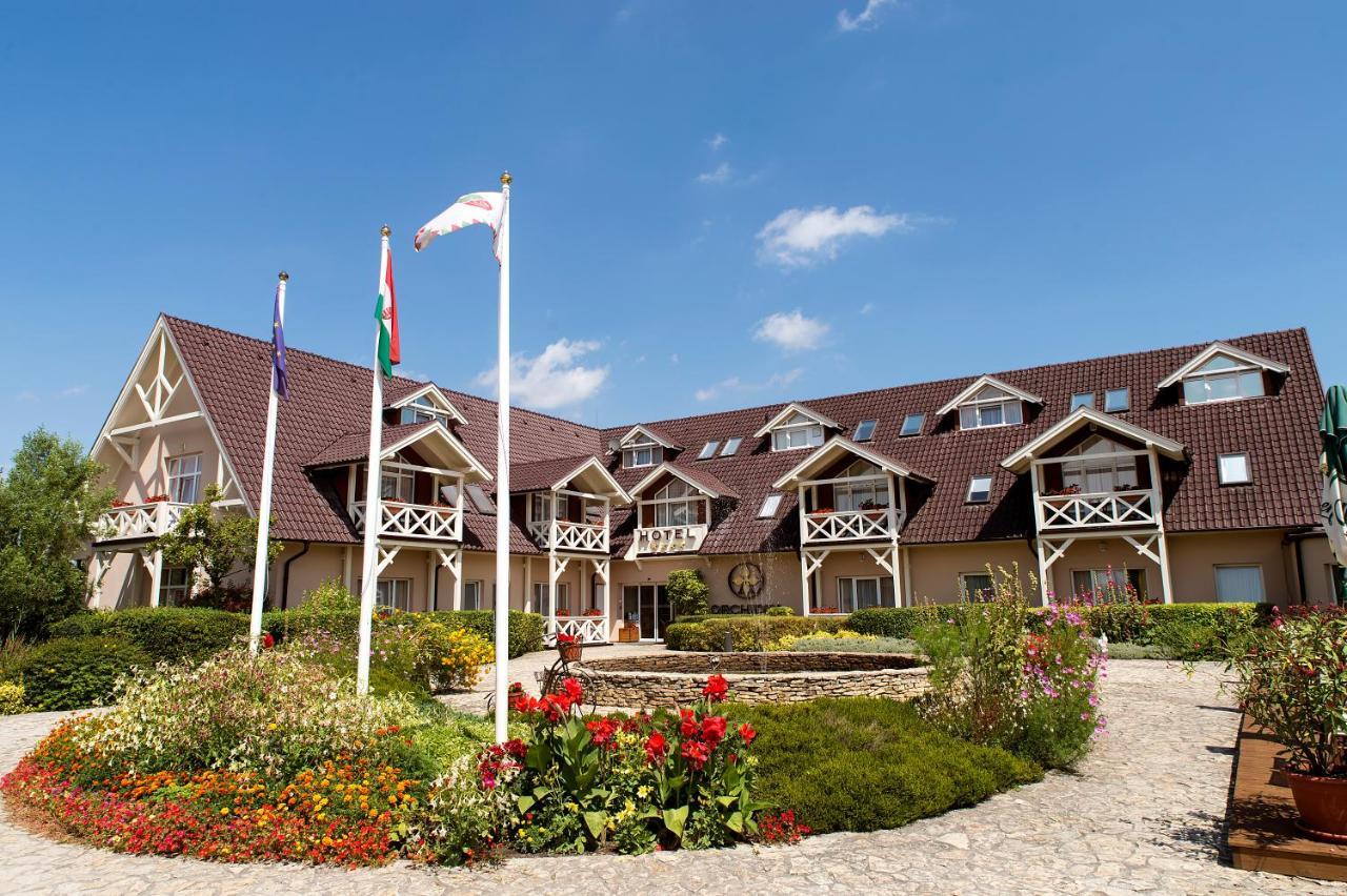 Orchidea Hotel Lipót Eksteriør billede