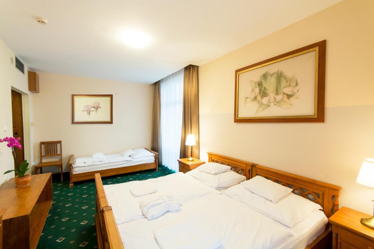 Orchidea Hotel Lipót Eksteriør billede